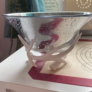 Decorative antler bowl